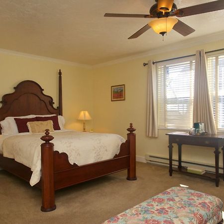 The Oval Door (Adults Only) Hotel Eugene Exterior photo