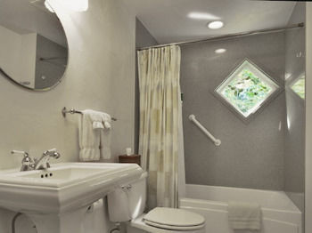 The Oval Door (Adults Only) Hotel Eugene Exterior photo
