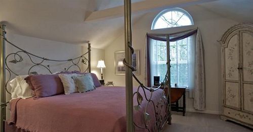 The Oval Door (Adults Only) Hotel Eugene Exterior photo